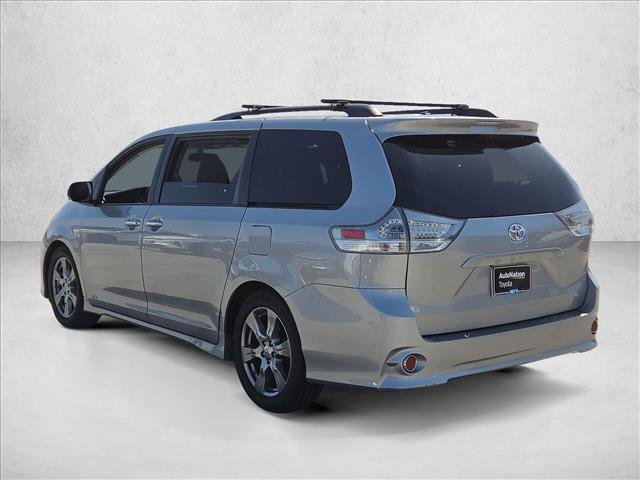 Used 2017 Toyota Sienna SE Premium FWD image 8
