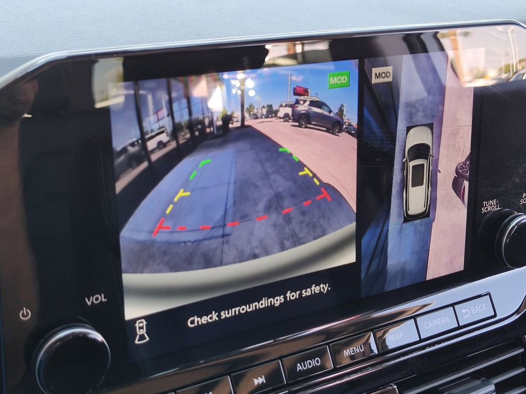 Used 2025 Nissan Pathfinder Platinum image 33