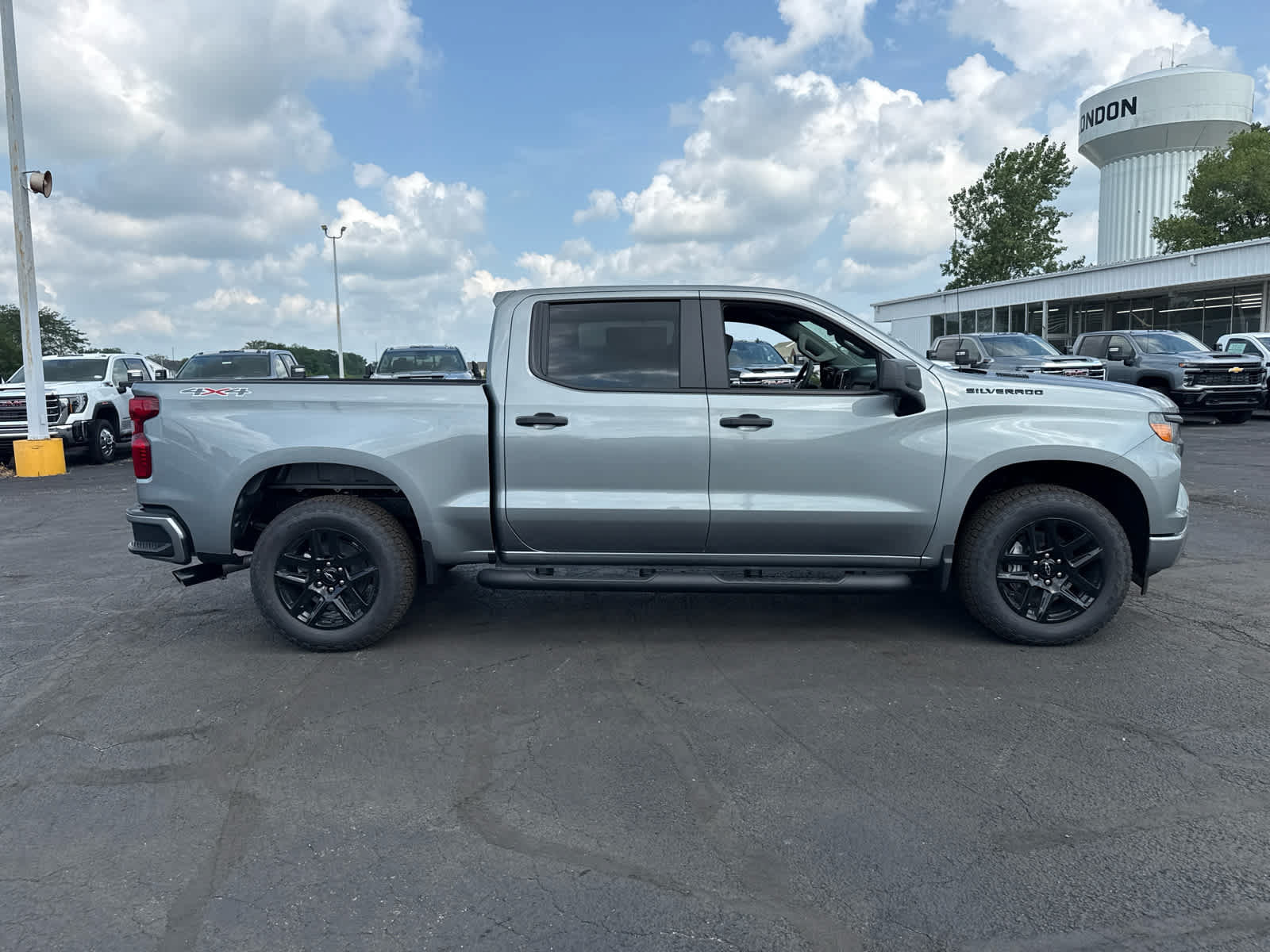 New 2026 Chevrolet Silverado 1500 Custom w/ Turbomax Blackout Package AWD/4WD image 6