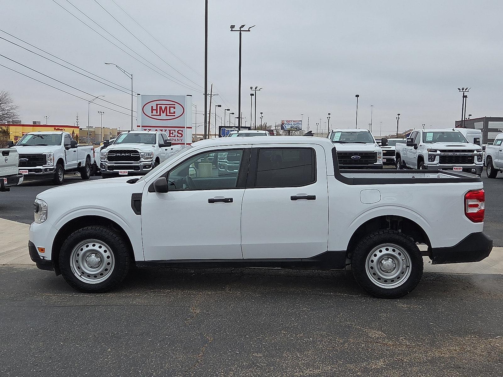 Used 2022 Ford Maverick XL image 2