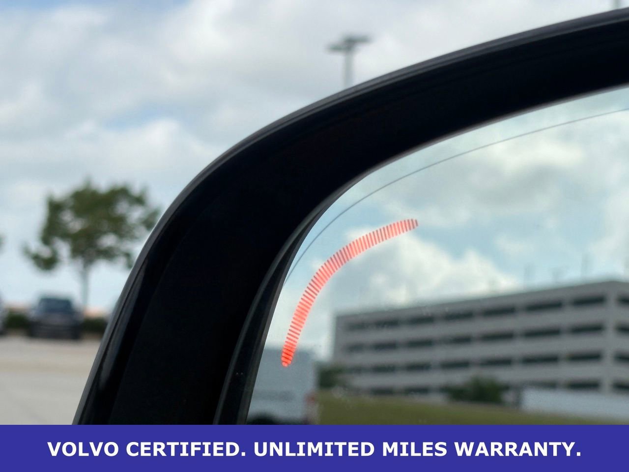 Certified 2025 Volvo XC40 B5 Core image 13