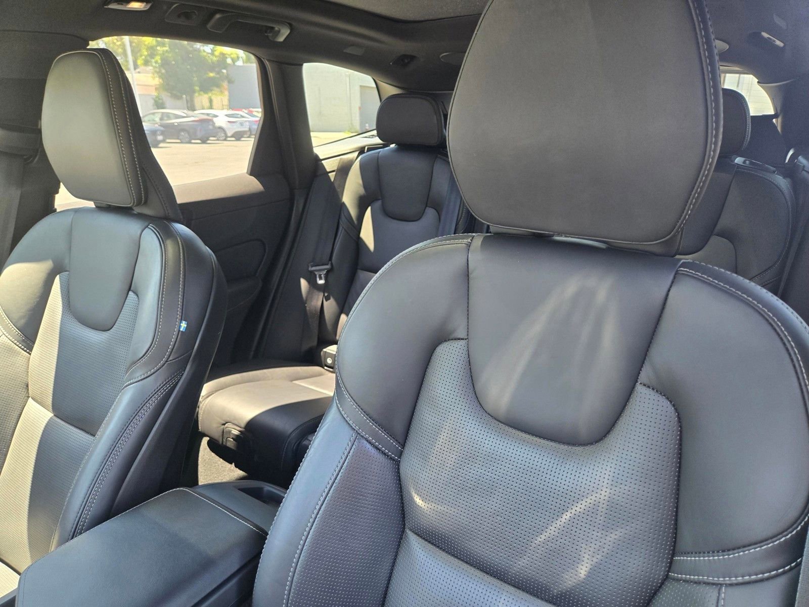 Certified 2024 Volvo XC60 T8 Ultimate w/ Protection Package Premier AWD/4WD image 18