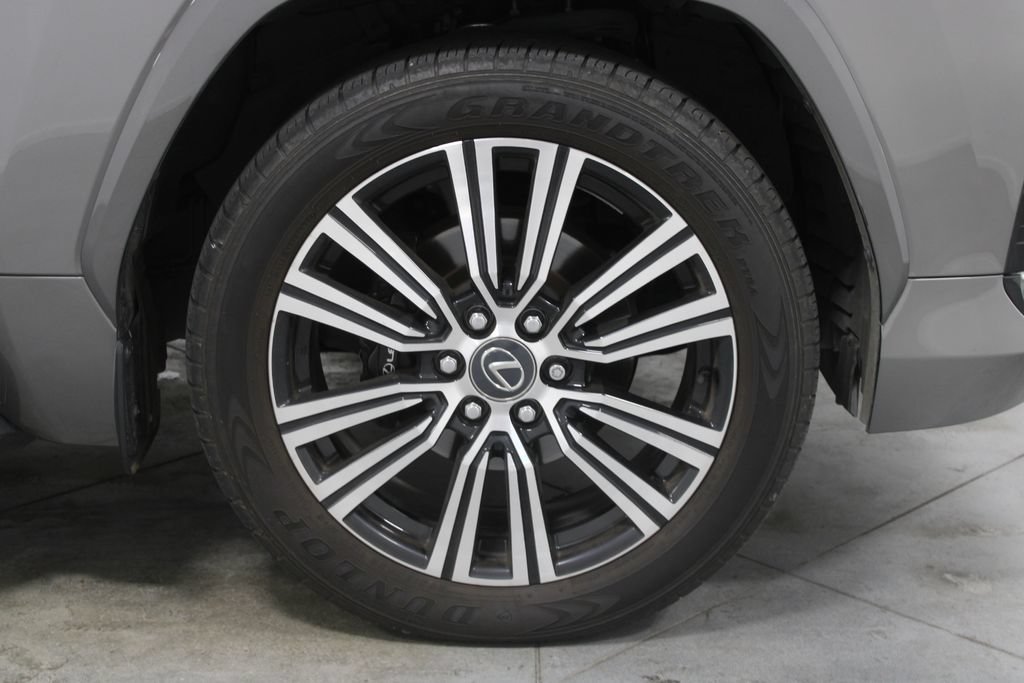 Used 2024 Lexus LX 600 4WD w/ Luxury Package image 13