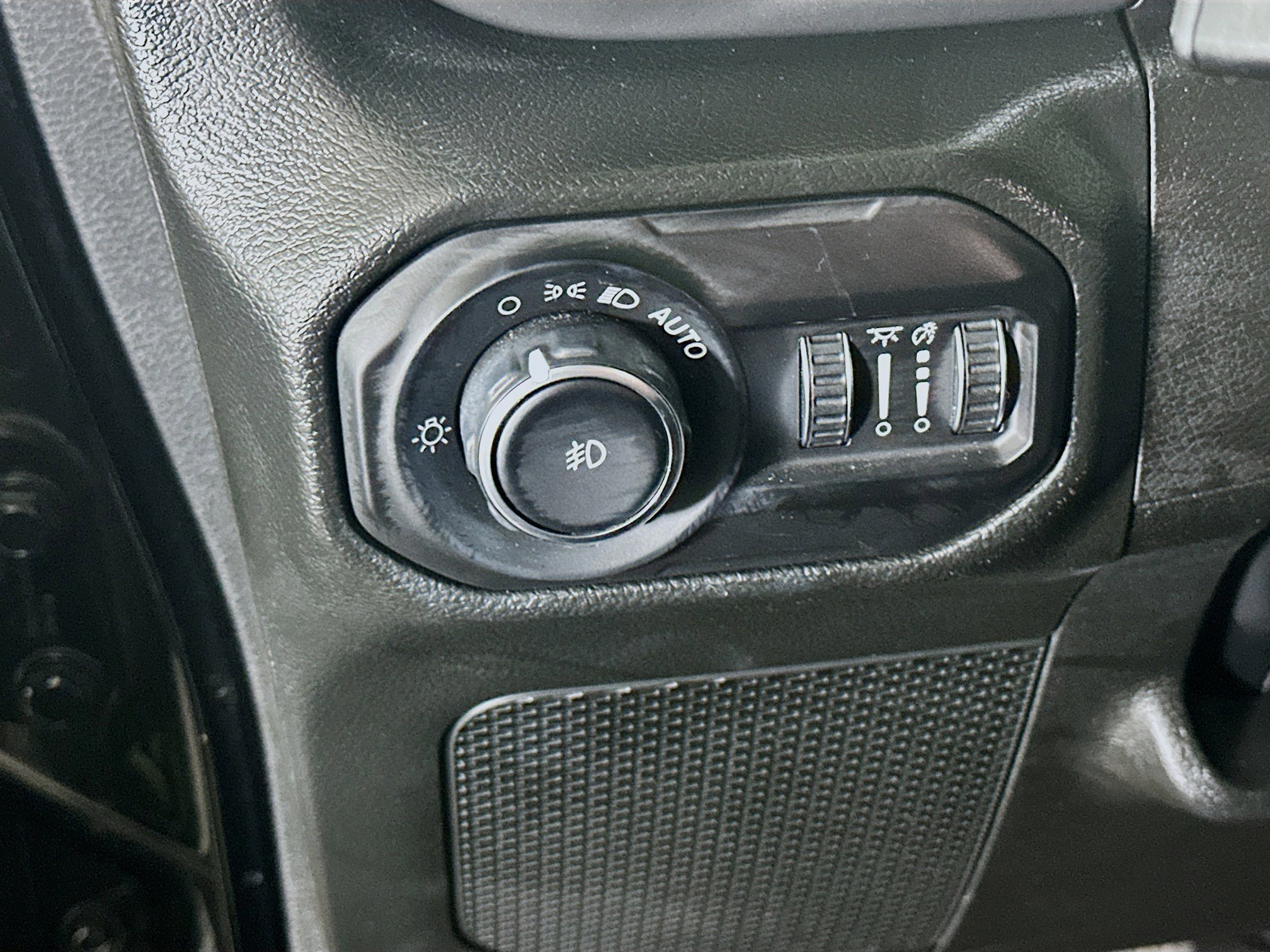 Used 2022 Jeep Wrangler Sport S AWD/4WD image 16