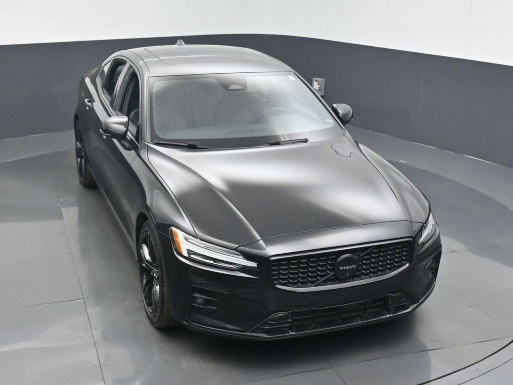Used 2024 Volvo S60 B5 Plus w/ Climate Package AWD/4WD image 3