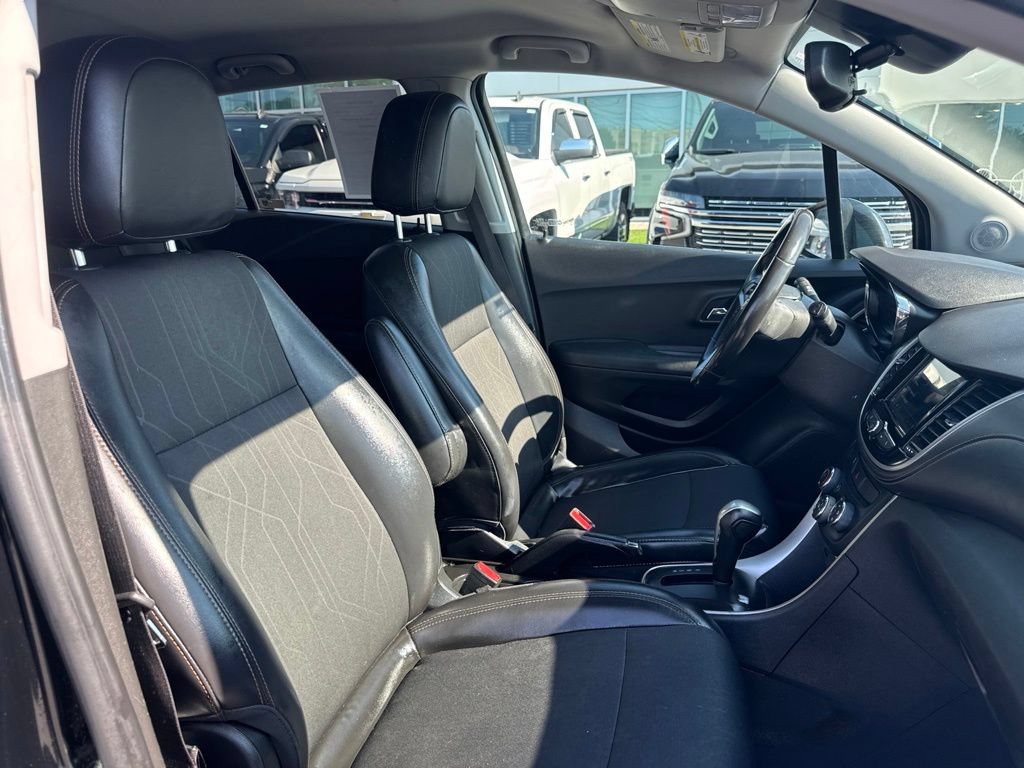Used 2018 Chevrolet Trax LT w/ Redline Edition FWD image 15