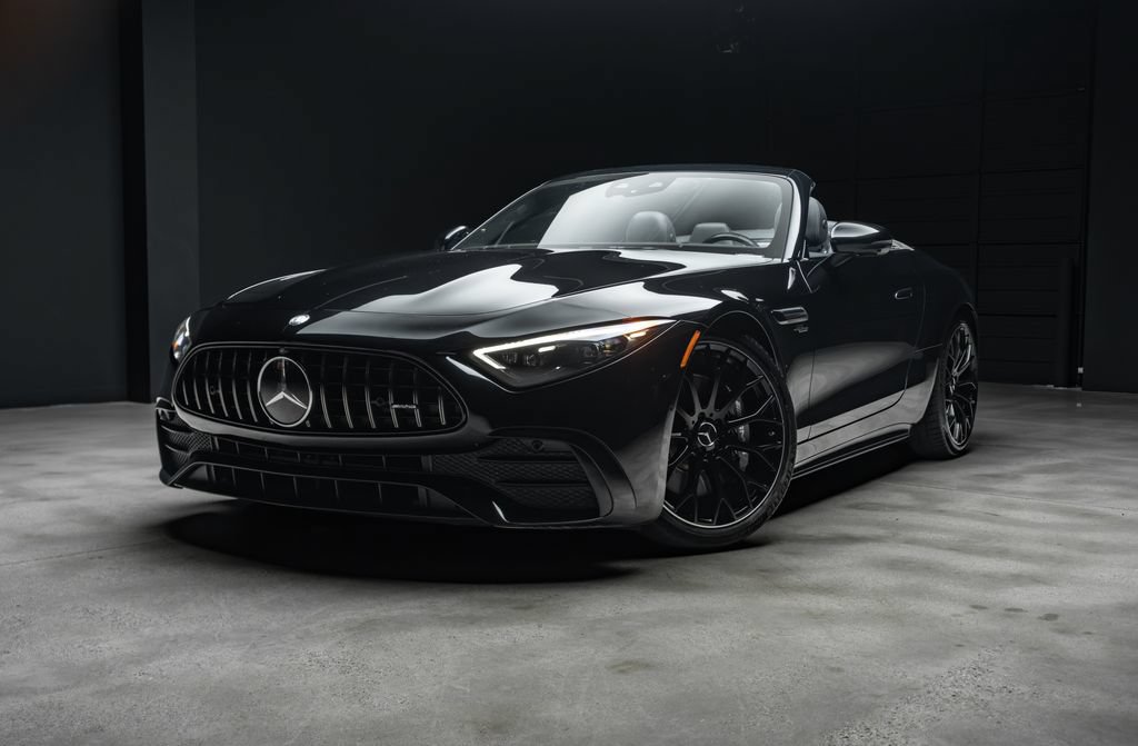 Used 2023 Mercedes-Benz SL 43 AMG image 2