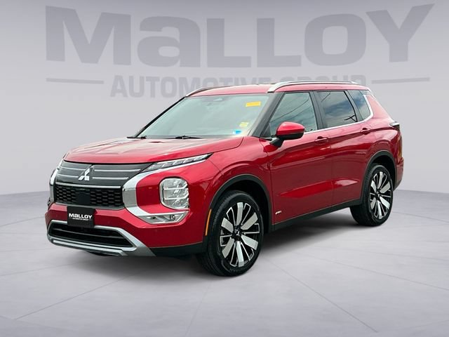 Used 2025 Mitsubishi Outlander SE AWD/4WD image 1