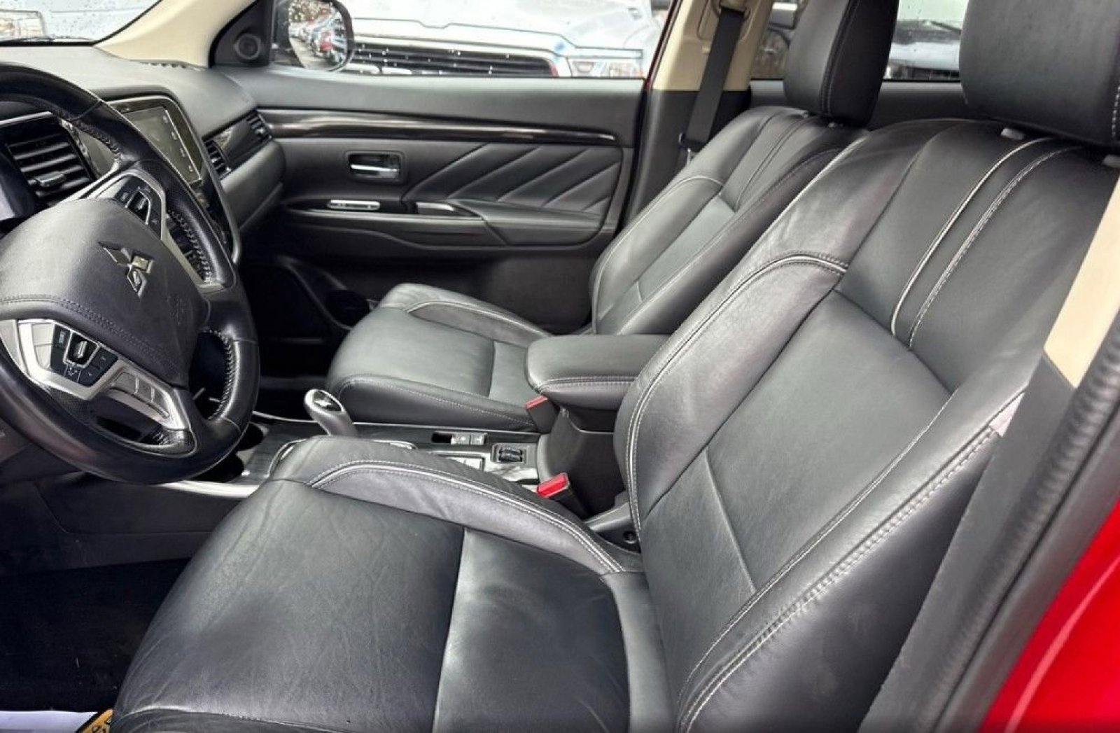 Used 2018 Mitsubishi Outlander SEL image 13