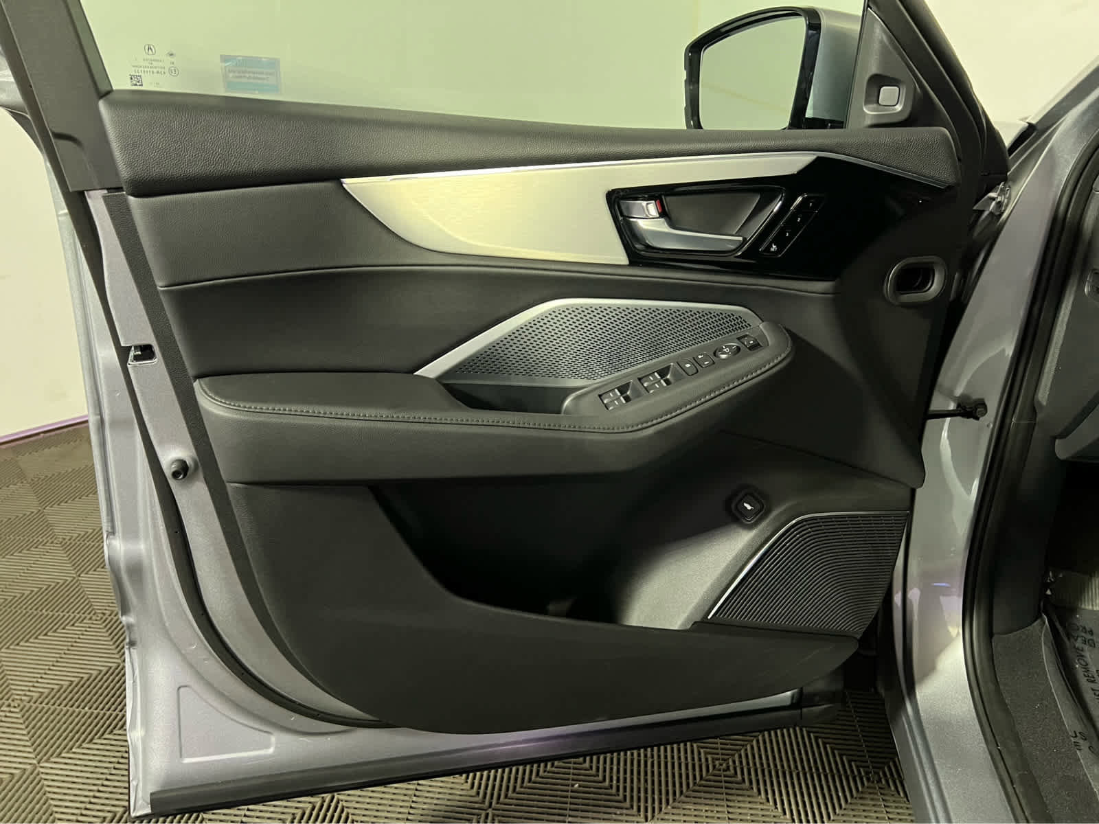 Used 2026 Acura MDX SH-AWD image 23