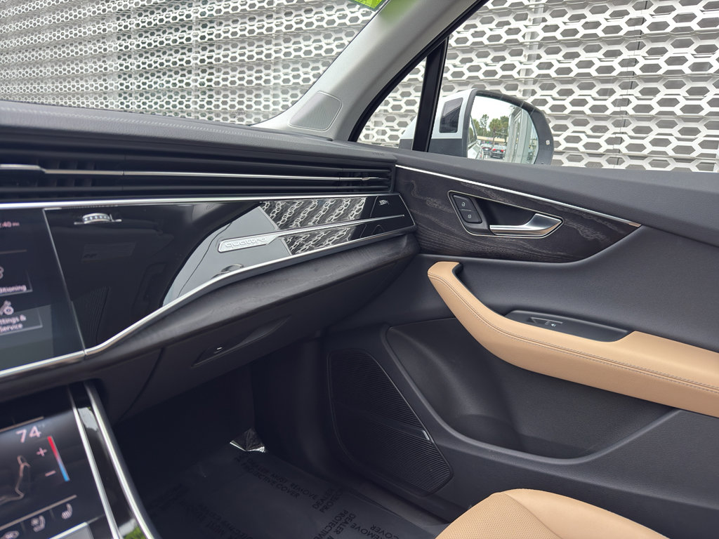 Used 2025 Audi Q7 3.0T Premium Plus w/ Premium Plus Package image 32