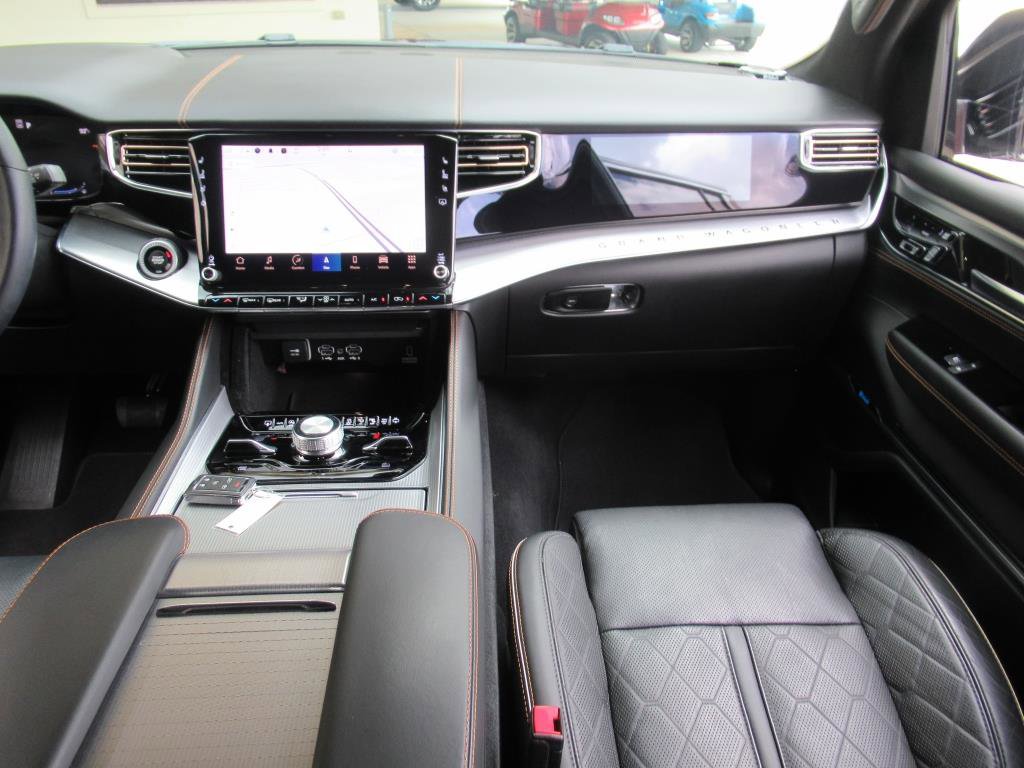 Used 2023 Jeep Grand Wagoneer Series III image 15