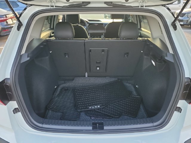 Certified 2024 Volkswagen Taos SE FWD image 7