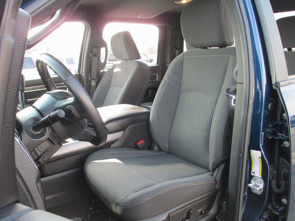 Used 2024 RAM 2500 Big Horn w/ Sport Appearance Package image 18