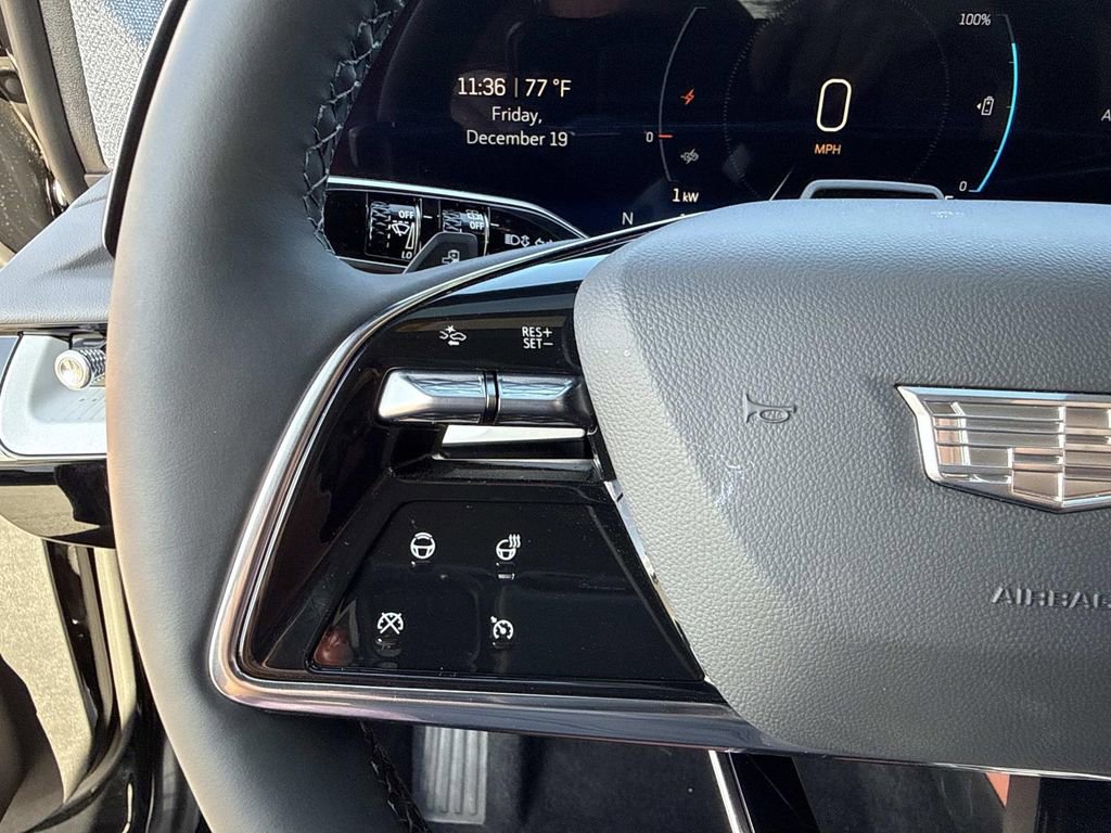 New 2026 Cadillac Optiq Luxury 2 image 28