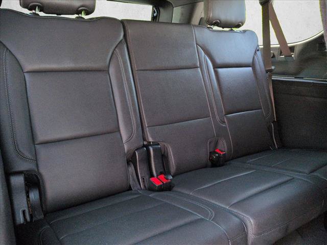 Used 2025 Chevrolet Suburban Z71 AWD/4WD image 20