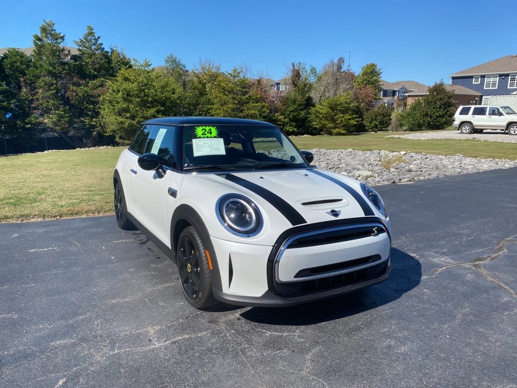 Certified 2024 MINI Cooper SE image 7