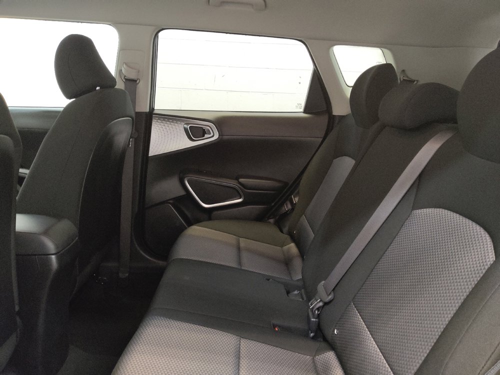 Used 2022 Kia Soul LX image 18