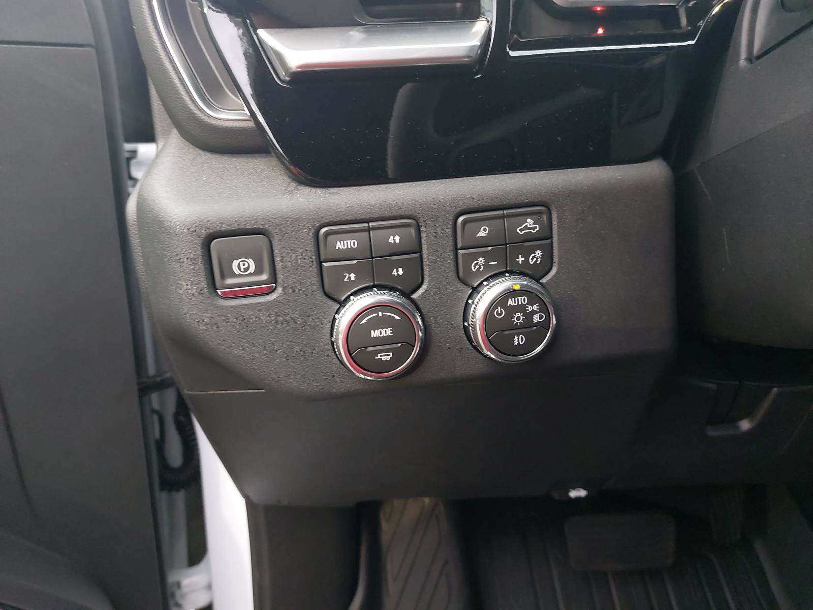 New 2026 GMC Sierra 2500 SLT w/ SLT Convenience Package AWD/4WD image 27