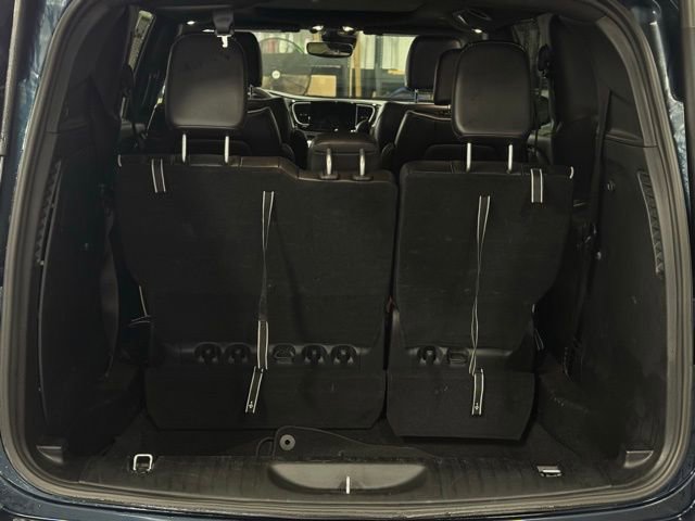 Certified 2025 Chrysler Pacifica Limited image 10