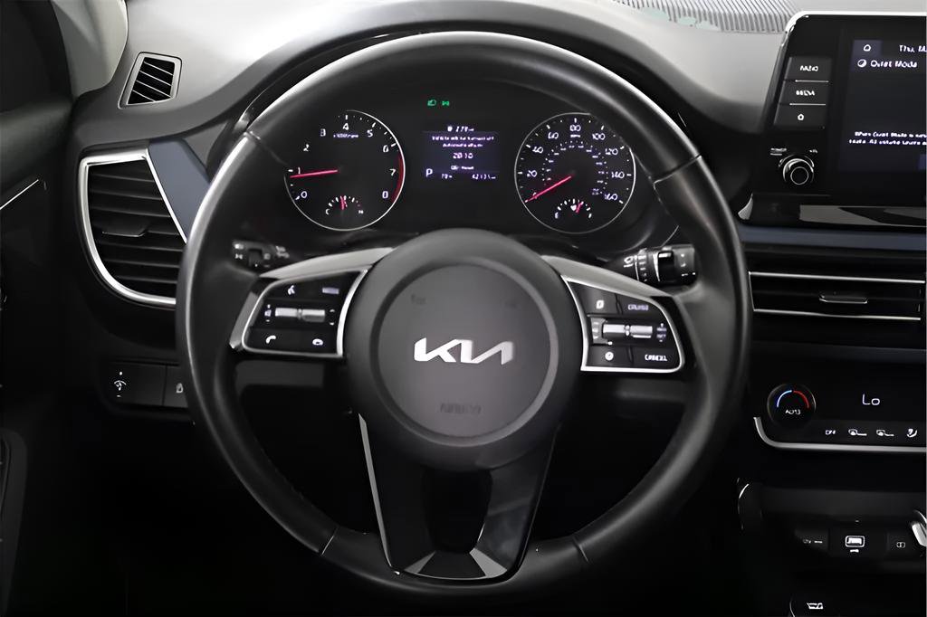 Used 2023 Kia Seltos S image 34
