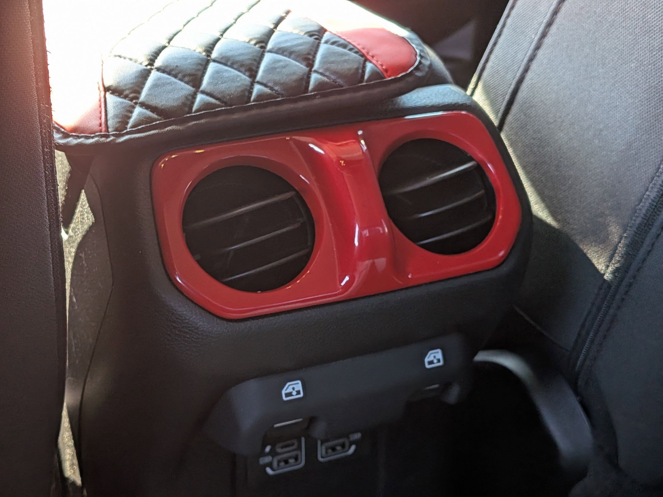 Used 2023 Jeep Gladiator Willys AWD/4WD image 27