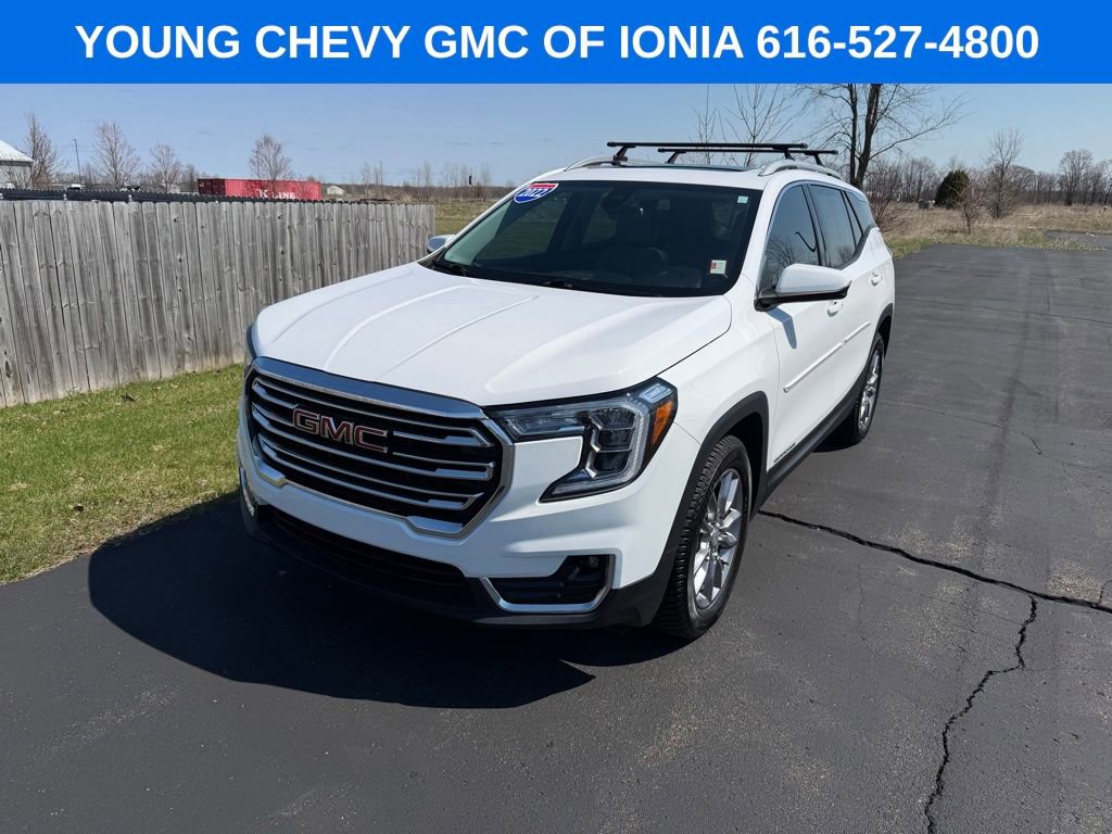 Used 2022 GMC Terrain SLT w/ Infotainment Package II image 1