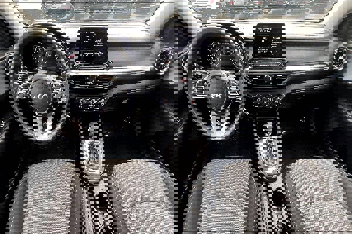 Used 2022 Kia Forte LXS image 12