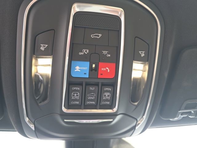 Used 2025 Jeep Grand Cherokee L Limited w/ Luxury Tech Group II image 8