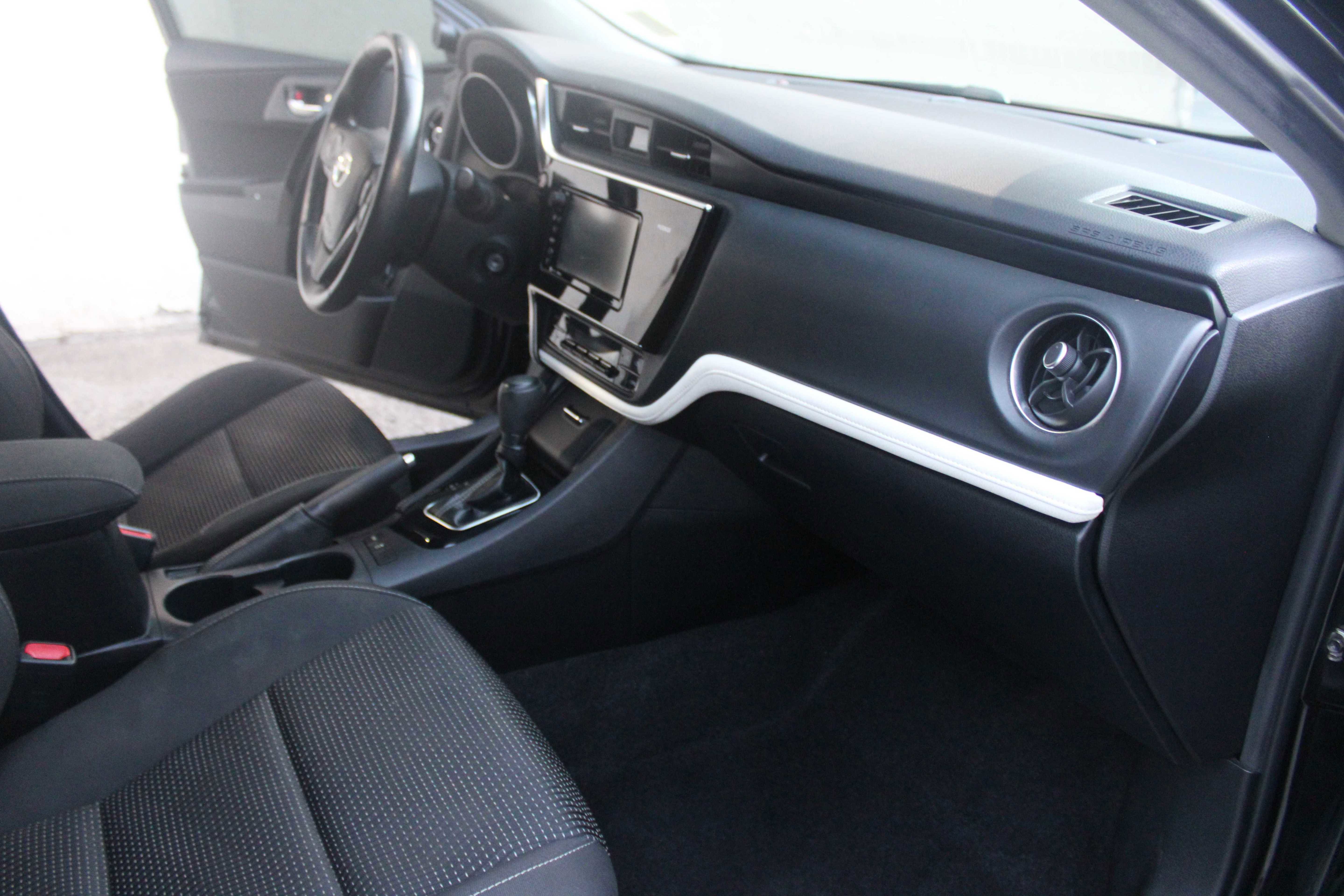 Used 2018 Toyota Corolla iM image 10