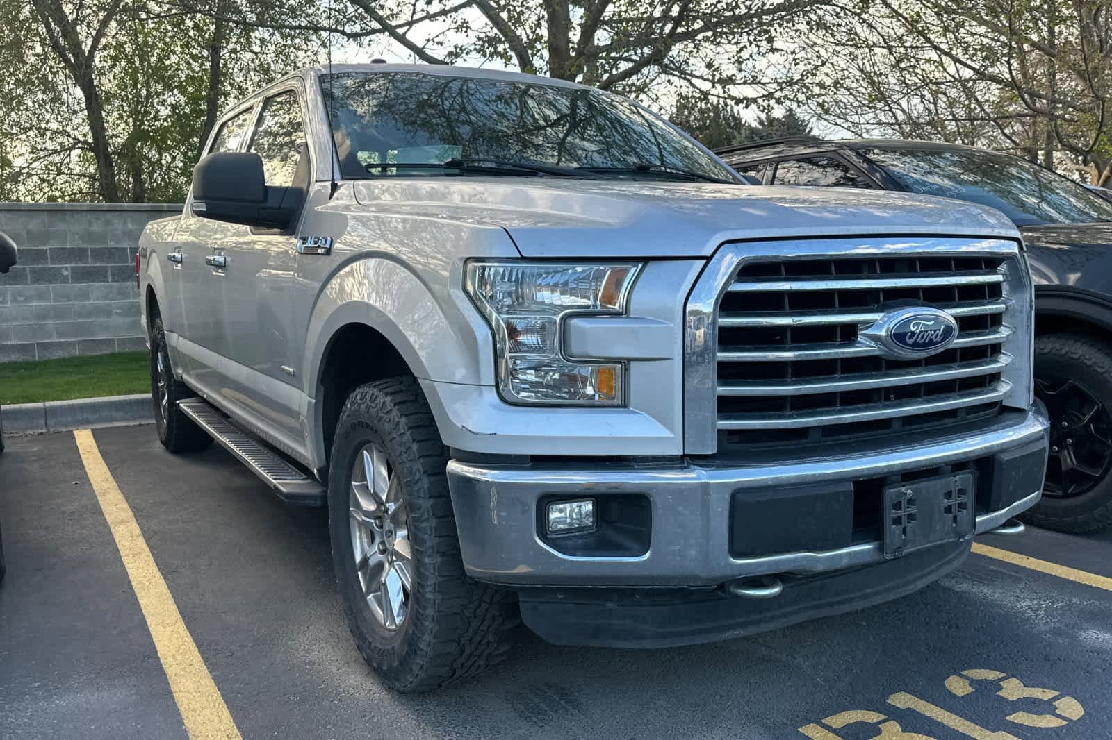 Used 2015 Ford F150 XLT w/ Equipment Group 302A Luxury AWD/4WD image 3