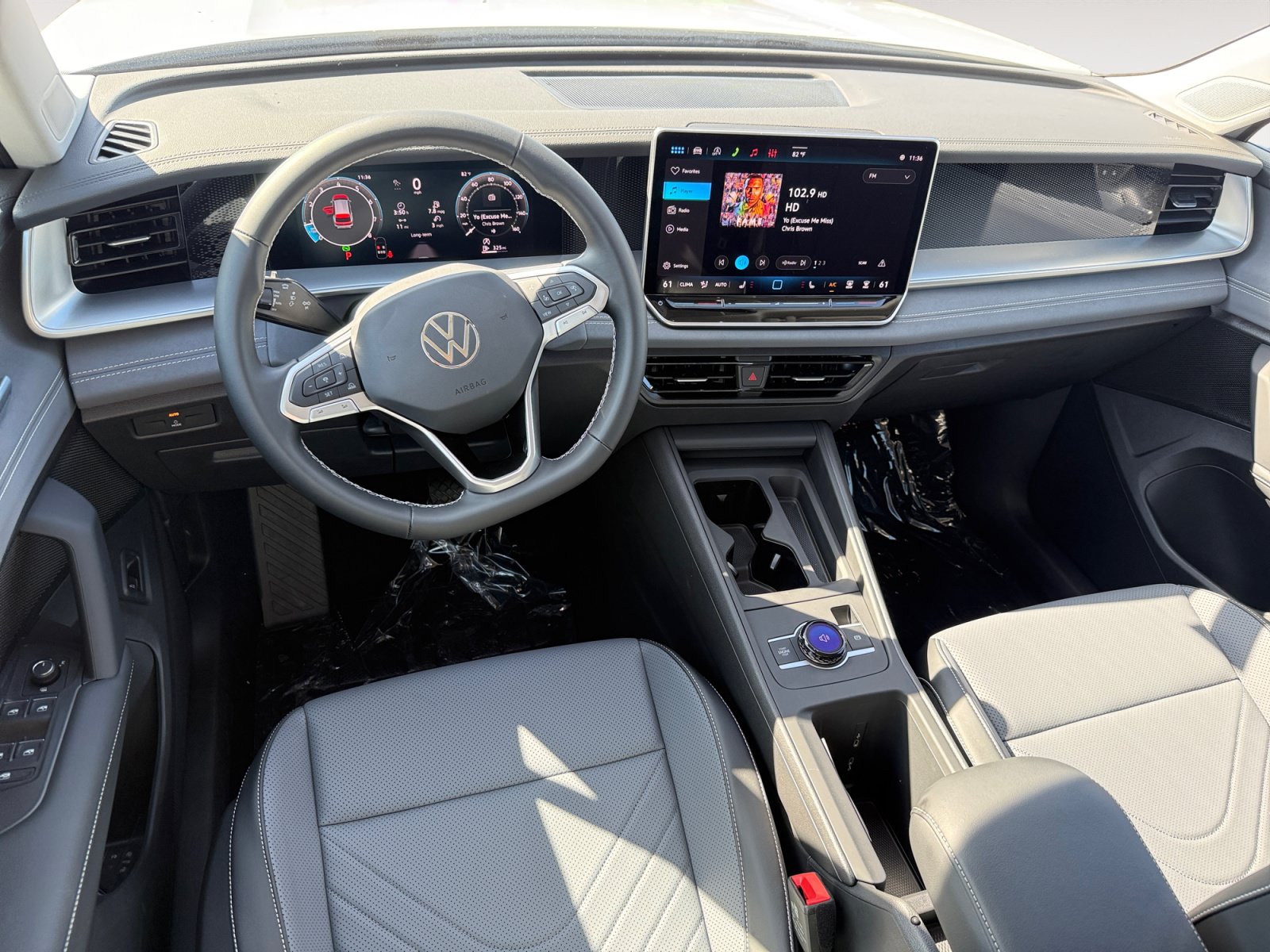 New 2026 Volkswagen Tiguan SE FWD image 15