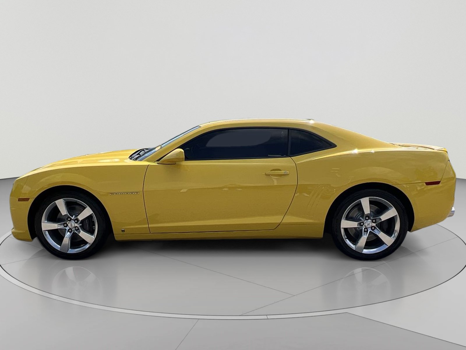 Used 2010 Chevrolet Camaro SS w/ RS Package RWD image 2