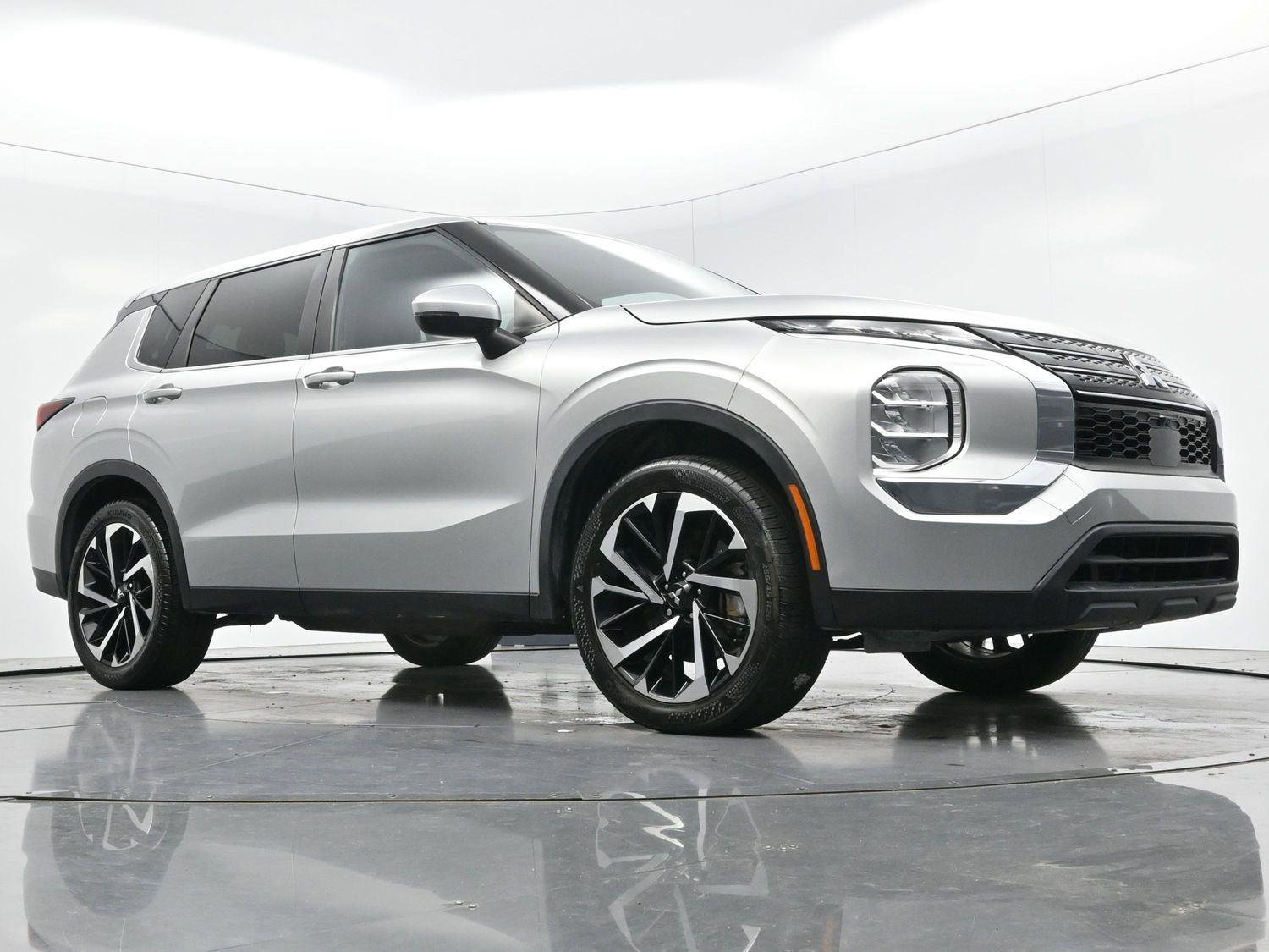 Used 2022 Mitsubishi Outlander ES image 40