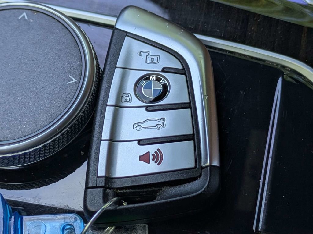 Used 2021 BMW X5 xDrive40i w/ M Sport Package image 29