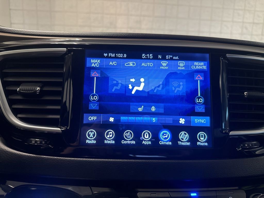 Used 2017 Chrysler Pacifica Touring-L Plus FWD image 12