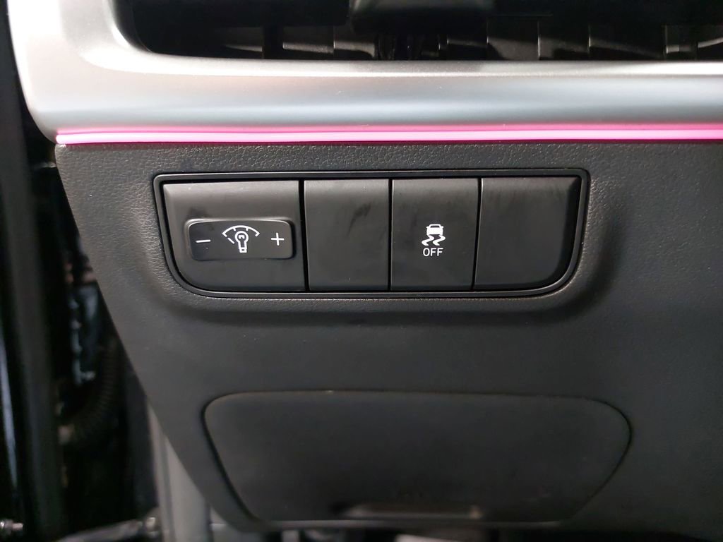 Certified 2025 Hyundai Tucson SE image 25