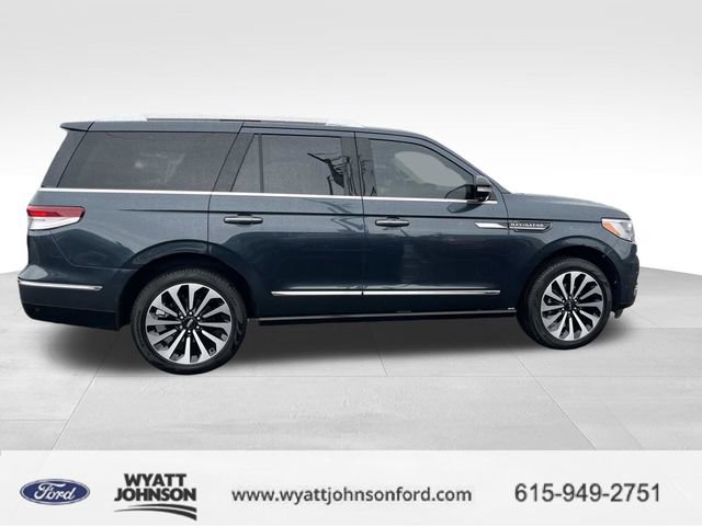 Used 2024 Lincoln Navigator Reserve image 2