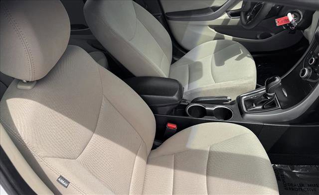 Used 2016 Hyundai Elantra SE w/ Option Group 02 FWD image 19