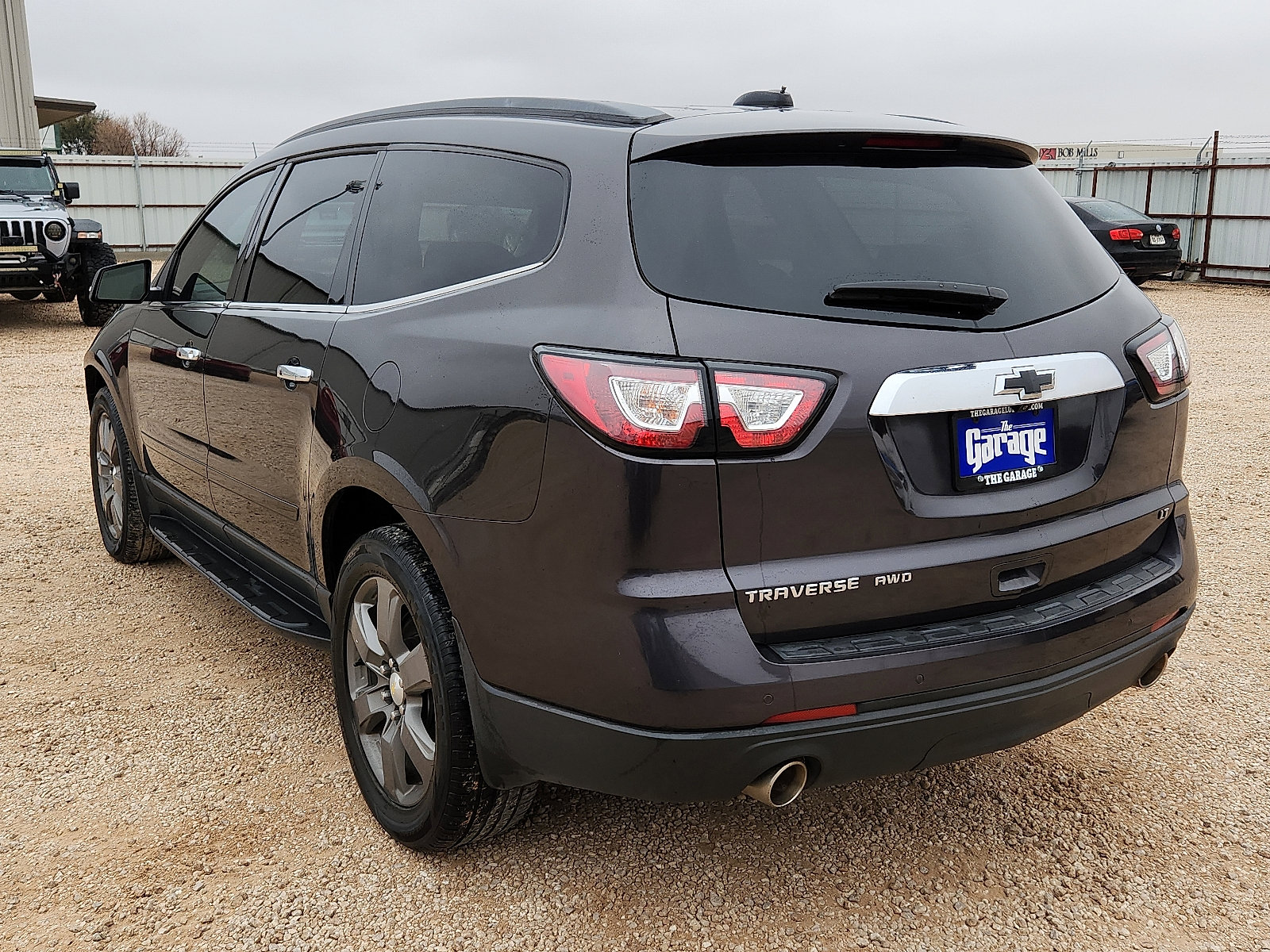 Used 2017 Chevrolet Traverse LT image 3