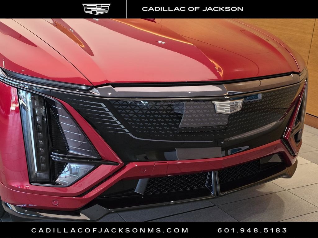 New 2027 Cadillac Lyriq V Premium w/ LPO, Floor Liner Package AWD/4WD image 6