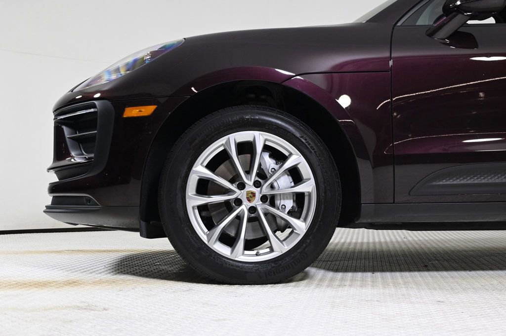 Certified 2024 Porsche Macan image 28