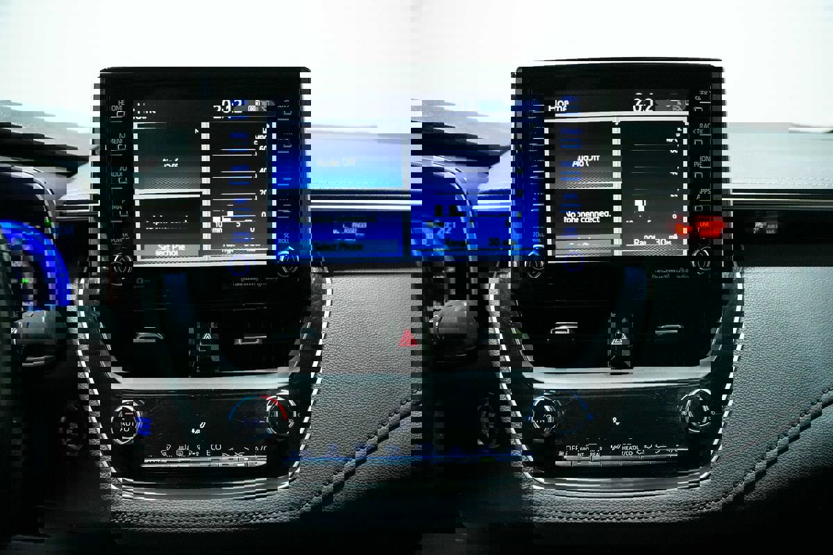 Used 2020 Toyota Corolla XLE FWD image 13