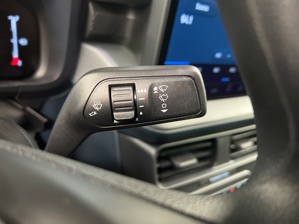 New 2026 Ford Maverick XL image 18