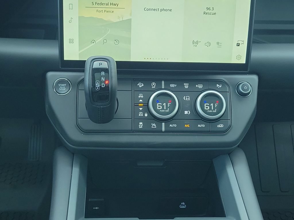 New 2026 Land Rover Defender 110 X-Dynamic SE AWD/4WD image 19