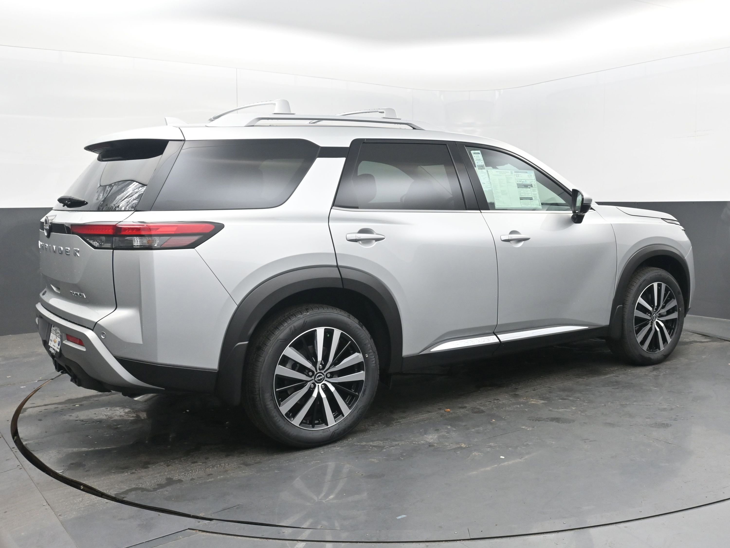 New 2025 Nissan Pathfinder Platinum image 7