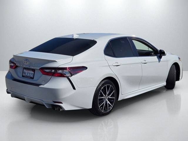 Used 2023 Toyota Camry SE image 4