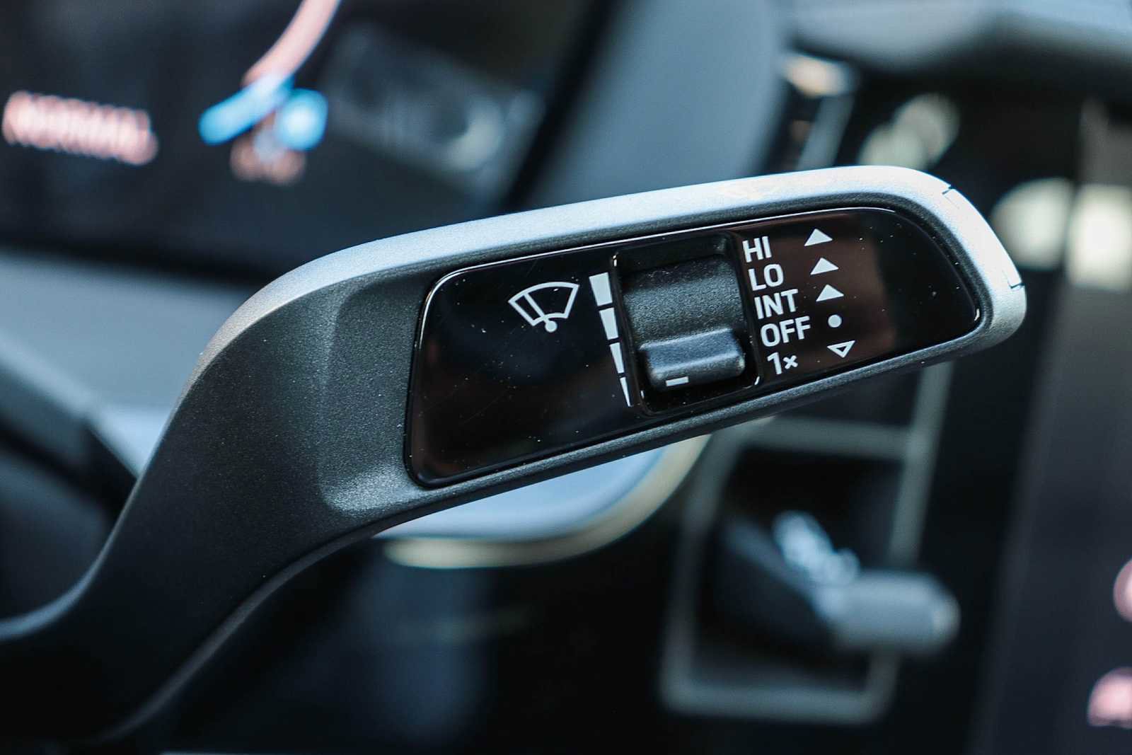 Used 2025 Porsche Panamera 4 image 31