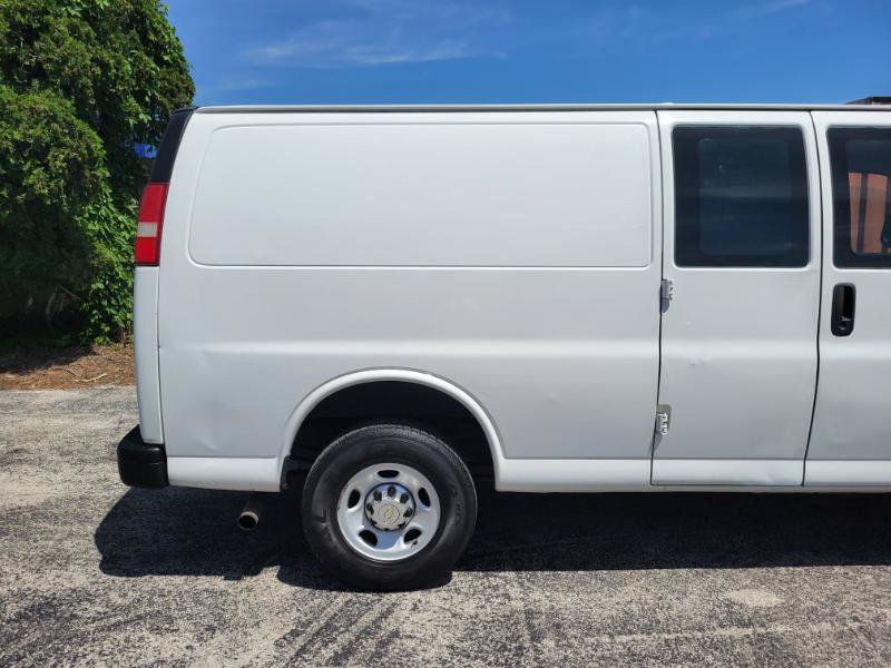 Used 2011 Chevrolet Express 3500 Extended RWD image 36