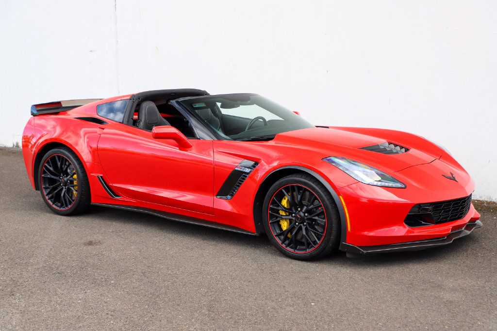 Used 2017 Chevrolet Corvette Z06 w/ Z07 Performance Package RWD image 18
